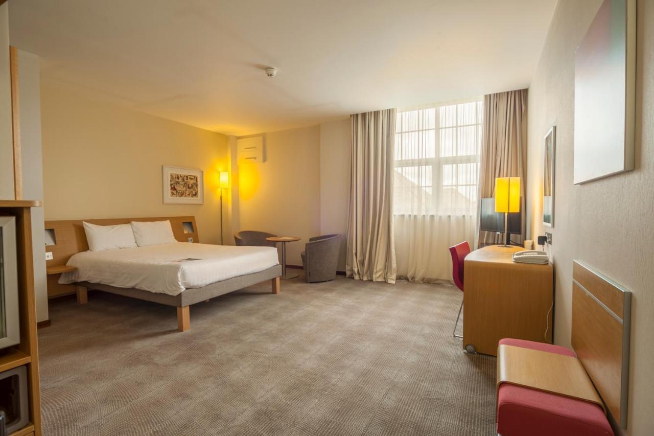 Novotel Centre Hotel Cardiff